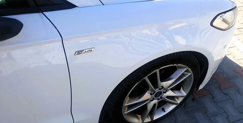 Ford Mondeo cena 63900 przebieg: 170000, rok produkcji 2017 z Bytów małe 92